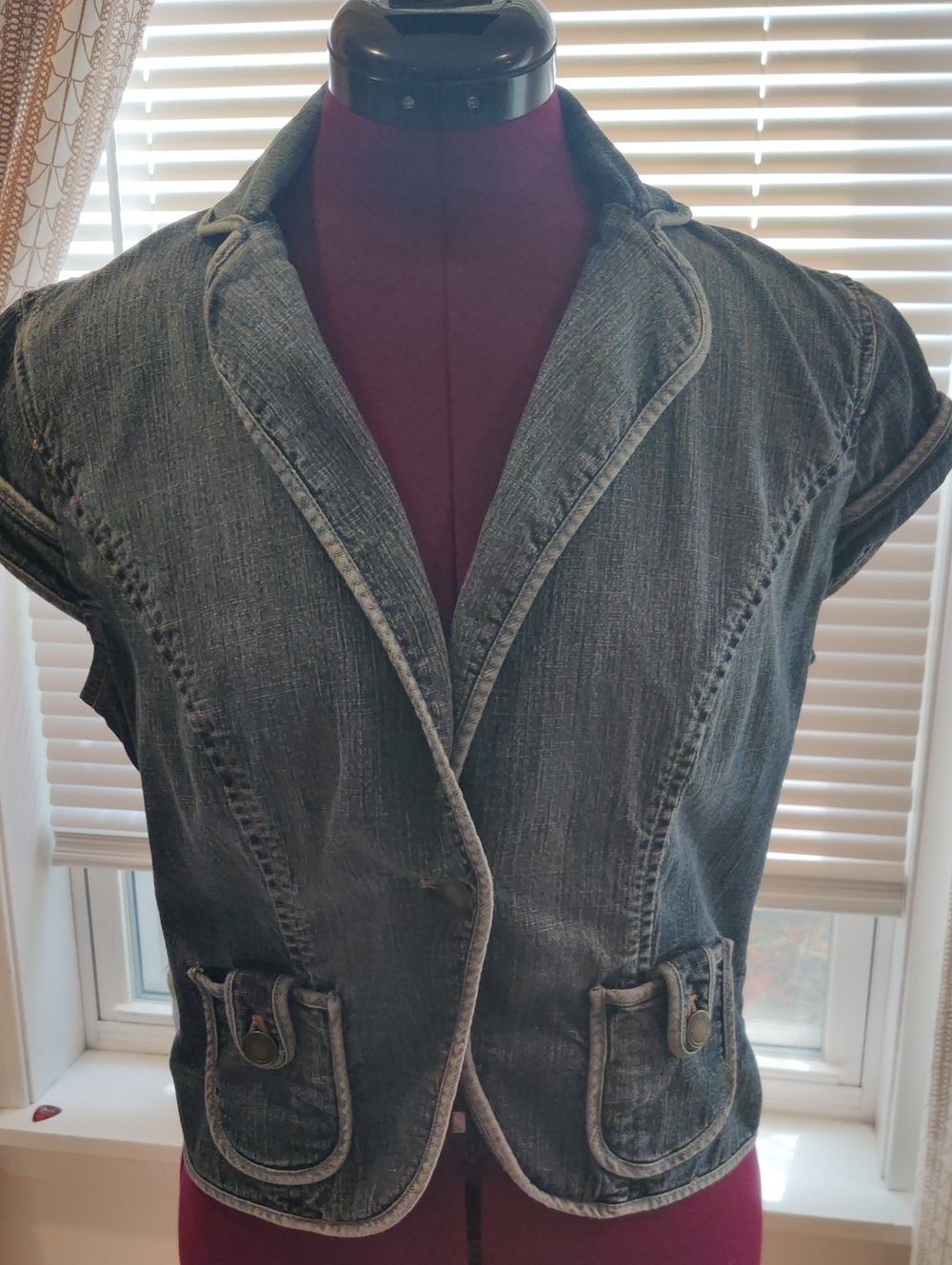 Casual Washed Short-Sleeve Denim Jacket